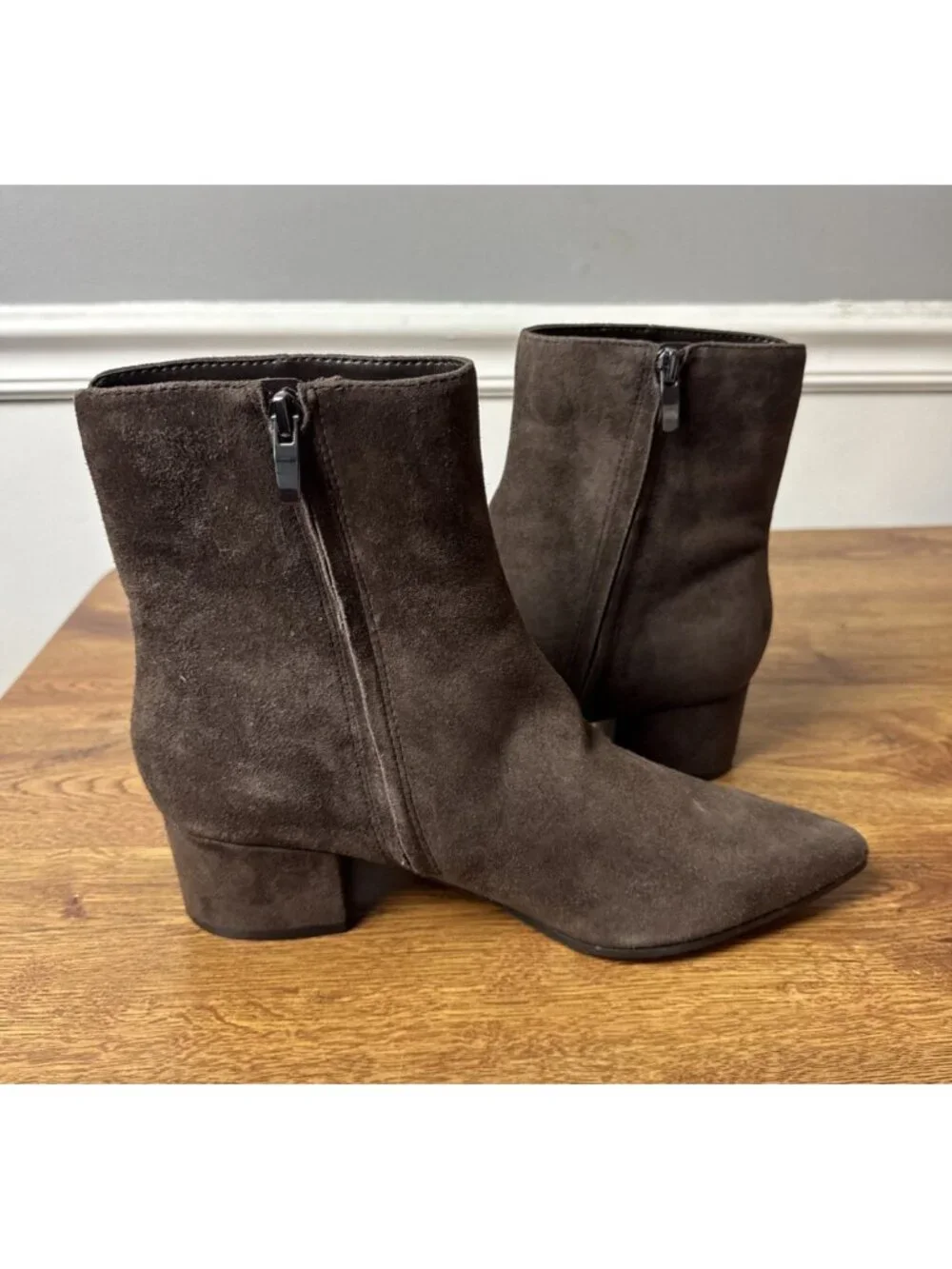 Nine West Maribu Ankle Booties Size 8.5 Brown Suede Pointed Toe Zip